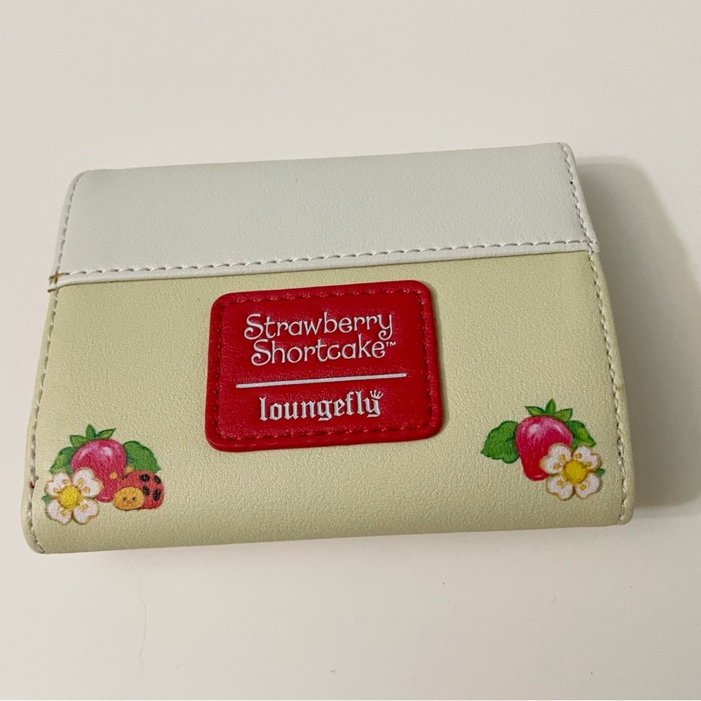 Loungefly Strawberry Shortcake Trifold Wallet - Picture 7 of 16